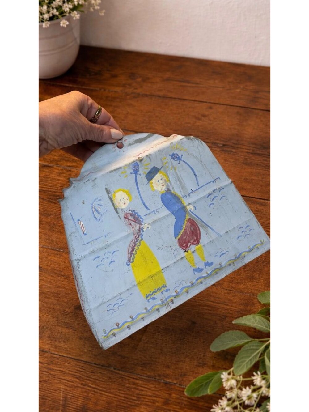 Hand-Painted Vintage Metal Dustpan With Floral & Folk Art Design Scalloped Edges - Picture 2 of 6